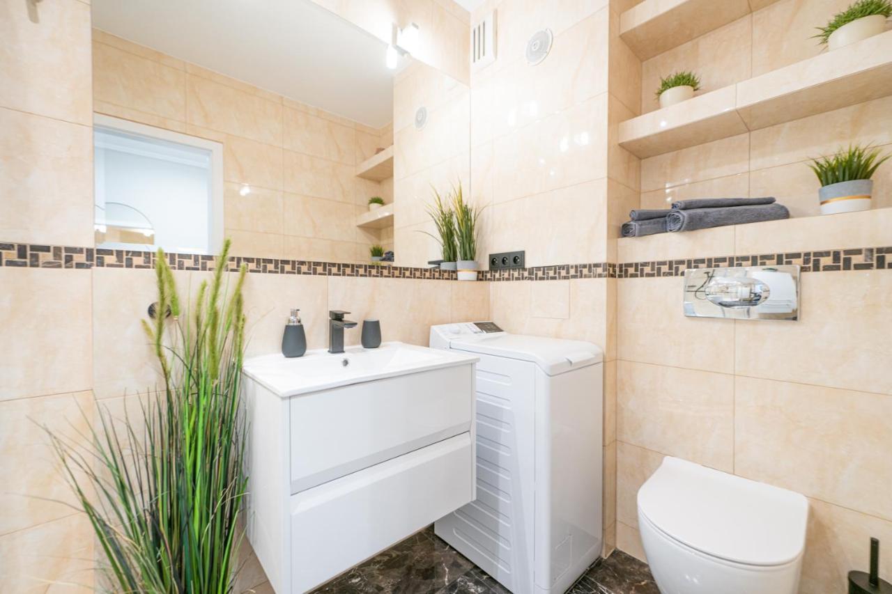 Apartament 55M2 - Darmowy Garaz - Klimatyzacja - Centrum - 24Na7 Breslau Exterior foto